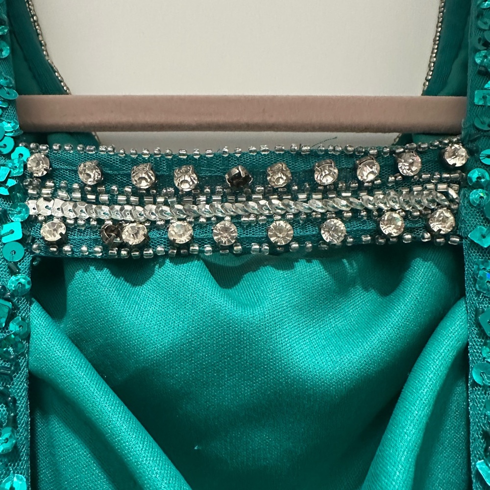 Scalia Emerald Green Sequin Gown sz 8 - Picture 12 of 14